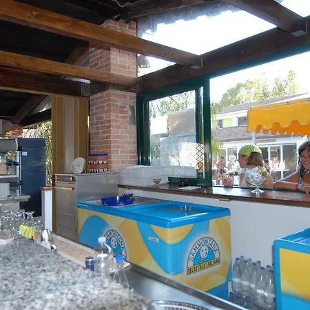 Villaggio Uria 캠프장 포체 바라노