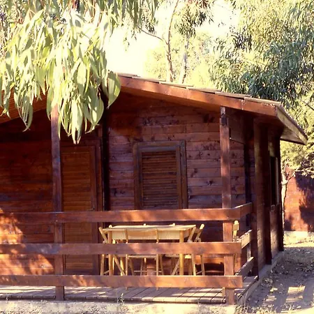 캠프장 Villaggio Uria *